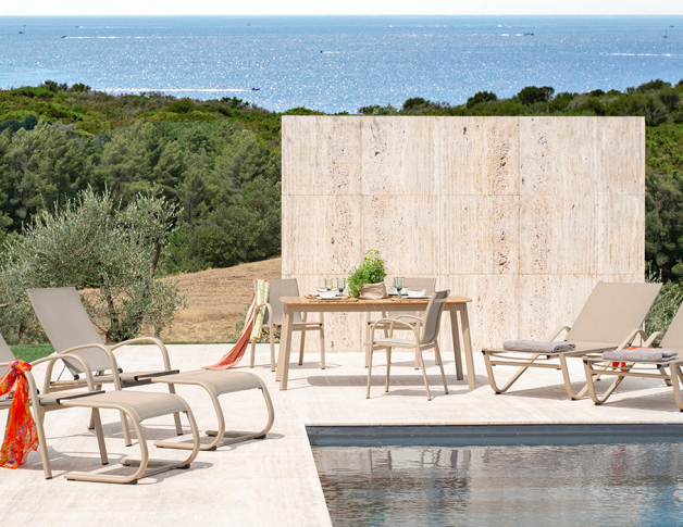 emu Holly Collection